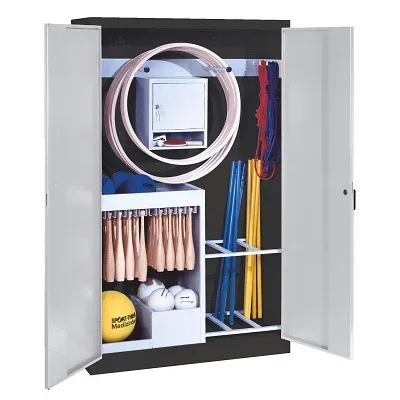 C+P Sportgeräteschrank mit Vollblech-Flügeltüren (Typ 1), HxBxT 195x120x50 cm, Lichtgrau (RAL 7035), Ergo-Lock Muldengriff, Anthrazit (RAL 7021), Gleichschliessung