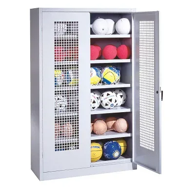 C+P Ballschrank mit Lochblech-Flügeltüren (Typ 3), HxBxT 195x120x50 cm, Lichtgrau (RAL 7035), Ergo-Lock Muldengriff, Lichtgrau (RAL 7035), Gleichschliessung