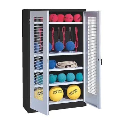C+P Sportgeräteschrank mit Lochblech-Flügeltüren (Typ 2), HxBxT 195x120x50 cm, Lichtgrau (RAL 7035), Ergo-Lock Muldengriff, Anthrazit (RAL 7021), Gleichschliessung