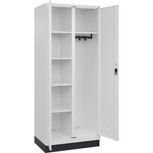 Putzmittelspind Classic PLUS, 1 Abteil, Trennwand mittig, verkehrsweiß, B 800 mm, mit Bodensockel, Zylinderschloss C+P