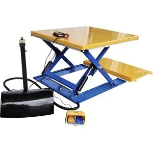 Flachform-Hubtisch, G-Form, Tragfähigkeit 1200 kg, Fuß-Bedienelement eurokraft basic