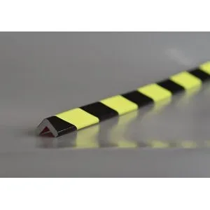 Eckschutzprofil Typ E, 1-m-Stück, gelb/schwarz, tagesfluoreszierend