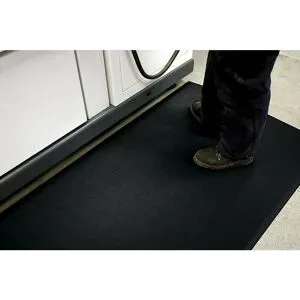 Anti-Ermüdungsmatte Orthomat®, PVC mit Hammerschlagoptik, Höhe 9 mm, 18300 x 900 mm, schwarz COBA