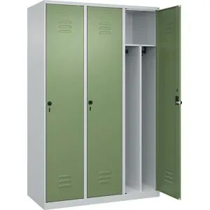 C+P Schwarz-Weiß-Spind Classic PLUS, schmal, 3 Abteile, verkürzte Trennwand mittig, lichtgrau / resedagrün, B 1200 mm, mit Bodengleitern, Drehriegel,
