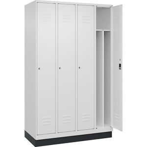 C+P Schwarz-Weiß-Spind Classic PLUS, schmal, 4 Abteile, verkürzte Trennwand mittig, verkehrsweiß, B 1200 mm, mit Bodensockel, Zylinderschloss, Trennwand