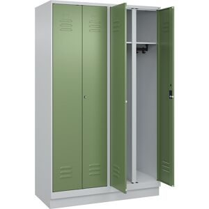 Schwarz-Weiß-Spind Classic PLUS, Trennwand mittig, 2 Abteile, lichtgrau / resedagrün, HxB 1950 x 1200 mm, mit Bodensockel, Zylinderschloss C+P