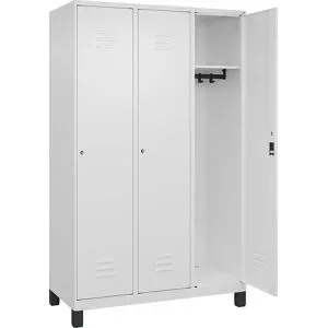 Spind Classic PLUS, 3 Abteile, verkehrsweiß, B 1200 mm, mit Füßen, Zylinderschloss C+P