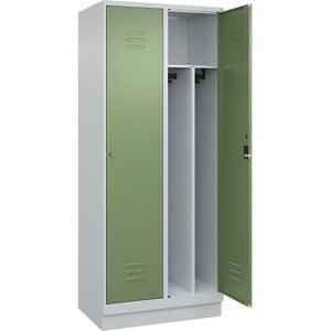 C+P Schwarz-Weiß-Spind Classic PLUS, schmal, 2 Abteile, verkürzte Trennwand mittig, lichtgrau / resedagrün, B 800 mm, mit Bodensockel, Zylinderschloss,
