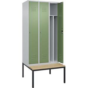 C+P Schwarz-Weiß-Spind Classic PLUS Sitzbank, schmal, 3 Abteile, verkürzte Trennwand mittig, lichtgrau / resedagrün, B 900 mm, Zylinderschloss,