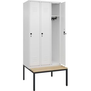 Spind Classic PLUS Sitzbank, 3 Abteile, verkehrsweiß, B 900 mm, Sicherheits-Drehriegel, untergebaut, Buche-Hartholz C+P