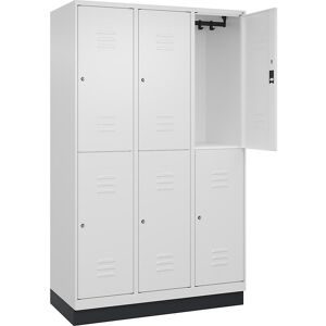 Doppelstock-Spind Classic PLUS, 3 Abteile, verkehrsweiß, HxB 1950 x 1200 mm, mit Bodensockel, Zylinderschloss C+P