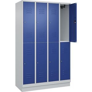 Doppelstock-Spind Classic PLUS, 4 Abteile, lichtgrau / enzianblau, HxB 1950 x 1200 mm, mit Bodensockel, Zylinderschloss C+P