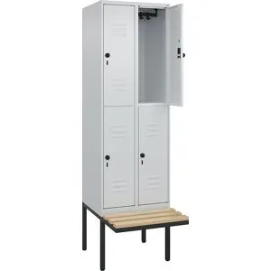 Doppelstock-Spind Classic PLUS Sitzbank, 2 Abteile, lichtgrau, B 600 mm, Sicherheits-Drehriegel, auskragend, Buche-Hartholz C+P