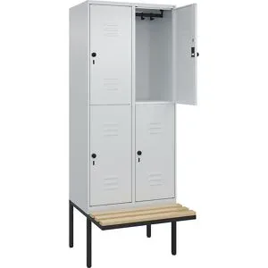 Doppelstock-Spind Classic PLUS Sitzbank, 2 Abteile, lichtgrau, B 800 mm, Sicherheits-Drehriegel, auskragend, Buche-Hartholz C+P
