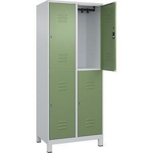 Doppelstock-Spind Classic PLUS, 2 Abteile, lichtgrau / resedagrün, HxB 1950 x 800 mm, mit Füßen, Zylinderschloss C+P