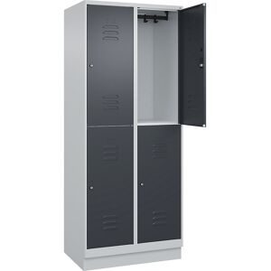 Doppelstock-Spind Classic PLUS, 2 Abteile, lichtgrau / grau, HxB 1950 x 800 mm, mit Bodensockel, Zylinderschloss C+P