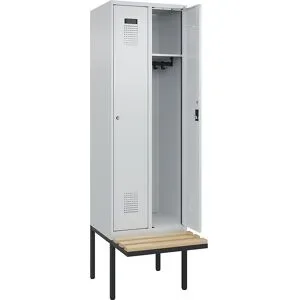 Kleiderspind C+P Evolo Plus, 2 Abteile à 300 mm Breite, schwebende Sitzbank, B 600 x T 815 x H 2120 mm, Zylinder, lichtgrau/lichtgrau