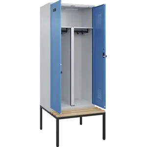 kaiserkraft Schwarz-Weiß-Spind Evolo PLUS Sitzbank, 2 Abteile, verkürzte Trennwand mittig, lichtgrau / lichtblau, B 800 mm, Sicherheits-Drehriegel, mit