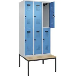 kaiserkraft Doppelstock-Spind Evolo PLUS Sitzbank, 3 Abteile, lichtgrau / lichtblau, B 900 mm, Sicherheits-Drehriegel, mit untergebauter Sitzbank, Buche