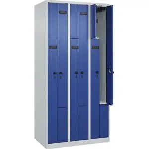 kaiserkraft Z-Spind Evolo PLUS, 3 Abteile, lichtgrau / enzianblau, B 900 mm, 6 Fächer, mit Bodengleitern, Sicherheits-Drehriegel