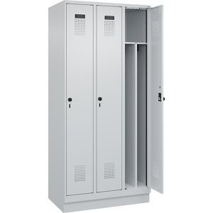 kaiserkraft Schwarz-Weiß-Spind Evolo PLUS, schmal, 3 Abteile, verkürzte Trennwand mittig, lichtgrau, B 900 mm, mit Bodensockel, Sicherheits-Drehriegel