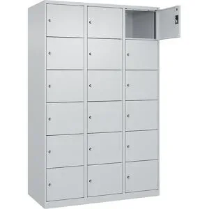 kaiserkraft 6er-Schließfachschrank Evolo PLUS, 3 Abteile, lichtgrau, B 1200 mm, 18 Fächer, mit Bodengleitern, Zylinderschloss
