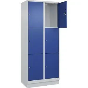kaiserkraft 3er-Schließfachschrank Evolo PLUS, 2 Abteile, lichtgrau / enzianblau, B 800 mm, 6 Fächer, mit Bodensockel, Zylinderschloss