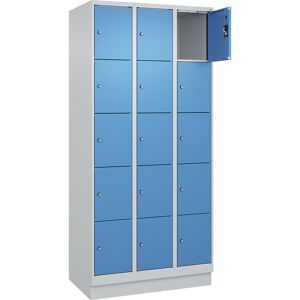 kaiserkraft 5er-Schließfachschrank Evolo PLUS, 3 Abteile, lichtgrau / lichtblau, B 900 mm, 15 Fächer, mit Bodensockel, Zylinderschloss