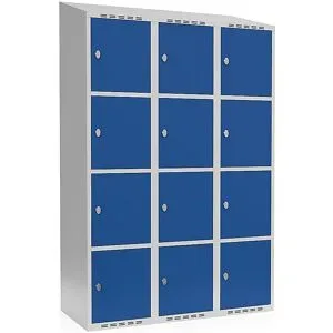 kaiserkraft 4er-Schließfachschrank Fydor, 3 Abteile, lichtgrau / enzianblau, B 1200 mm, schräge Dachform, Vorhängeschloss