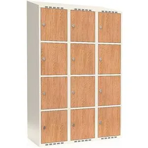 kaiserkraft 4er-Schließfachschrank Fydor, HPL, 3 Abteile, weiß/Eiche, B 1200 mm, schräge Dachform, Vorhängeschloss