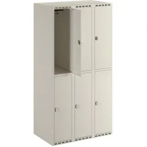 kaiserkraft Doppelstock-Spind Fydor, 3 Abteile, weiß, B 900 mm, flache Dachform, Vorhängeschloss