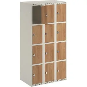 kaiserkraft 4er-Schließfachschrank Fydor, HPL, 3 Abteile, weiß/Eiche, B 900 mm, flache Dachform, Vorhängeschloss