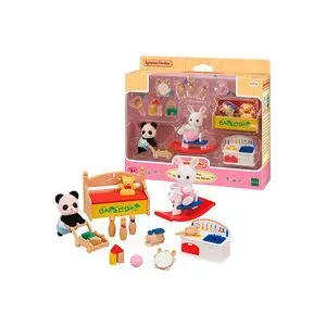 EPOCH Sylvanian Families - Baby Kindergarten Spielzeug mit Figuren, Konstruktionsspielzeug