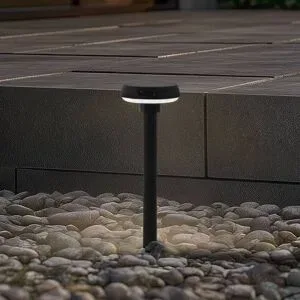 Lindby Solar-LED-Erdspießleuchte Brinca, schwarz, PC, Sensor Brinca, schwarz, Kunststoff, Modern, Solarleuchten