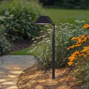Lindby LED-Erdspießleuchte Capelo, schwarz, Metall, 77cm Capelo, schwarz, Aluminium, Modern