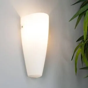 Wandlampe HERMINE Lindby, dimmbar, weiß / opal, für Flurbereich, Glas, Modern, Wandleuchte, Wandlampe Innen