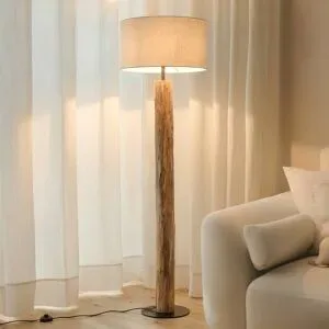 Stehlampe Jorvan Lucande, Holz hell, für Wohn- / Esszimmer, Holz, Stehlampe