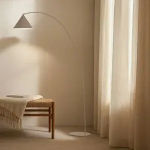 Stehlampe Triangolo Lindby, creme / amber, für Wohn- / Esszimmer, Metall, Modern, Stehlampe