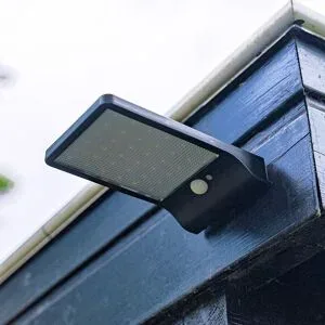 HOFTRONIC Macon - Solar-Wandleuchte mit Bewegungsmelder - 36 LEDs - IP44 Wasserdicht - Schwarz - Laterne