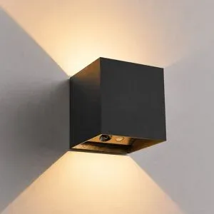 HOFTRONIC Kansas Akku-Wandleuchte - Schwarz - IP44 Innen & außen - 3000K warmweißes Licht - Up & Down - USB-aufladbare Wandleuchte - großer Akku - inkl. Bewegungsmelder