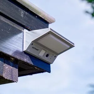 HOFTRONIC Burley - LED Solar-Wandleuchte mit Bewegungssensor und Dämmerungsschalter - 3 Lichtmodi - 21 LEDs - 3000K warmweiß - IP65 Wasserdicht - Wandlampe