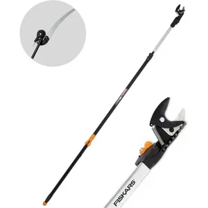 Fiskars UP86 - Professionelle Teleskop-Astschere  Schaft 240/400 cm + Handsäge 45 cm - Ø 32mm