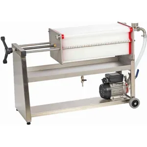 Enotecnica Pillan F40 - Aufgesattelter Schichtenfilter für Wein - Edelstahlrahmen und NOVAX Pumpe