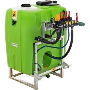 Seven Italy 300L  Traktor-Spritztank für Unkrautbekämpfung  Comet BP 75 Pumpe