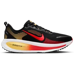 NIKE VOMERO 18 Laufschuhe Herren Black/Bright Crimson-Lt Crimson 45,5