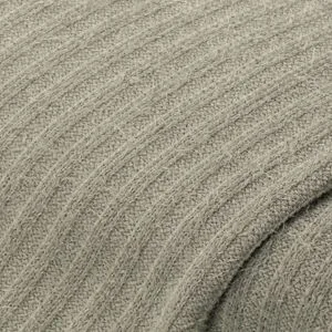Strickstoff mit Fransen, grau