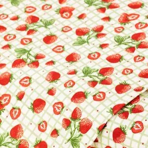 Baumwollstoff Erdbeeren & Karo 