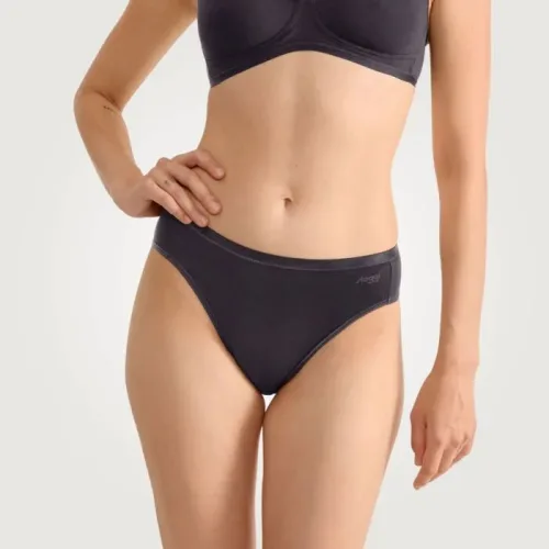 Sloggi, sloggi Tai-Slip "GO Daily Cotton" Glanz-Effekt Details, hoher Beinausschnitt, weich, elastisch