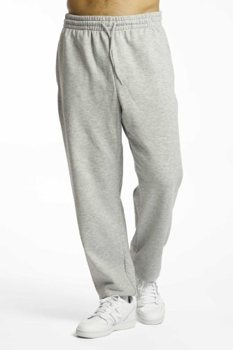 New Balance, New Balance Jogginghose "SPORT ESSENTIALS FLEECE JOGGER" mit Eingrifftaschen, aus Fleece, lockere Passform