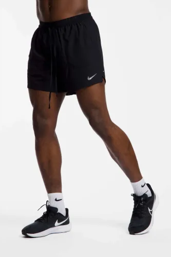 Nike Stride Aero-FIT Herren Short Schwarz, Herren, Größe: L